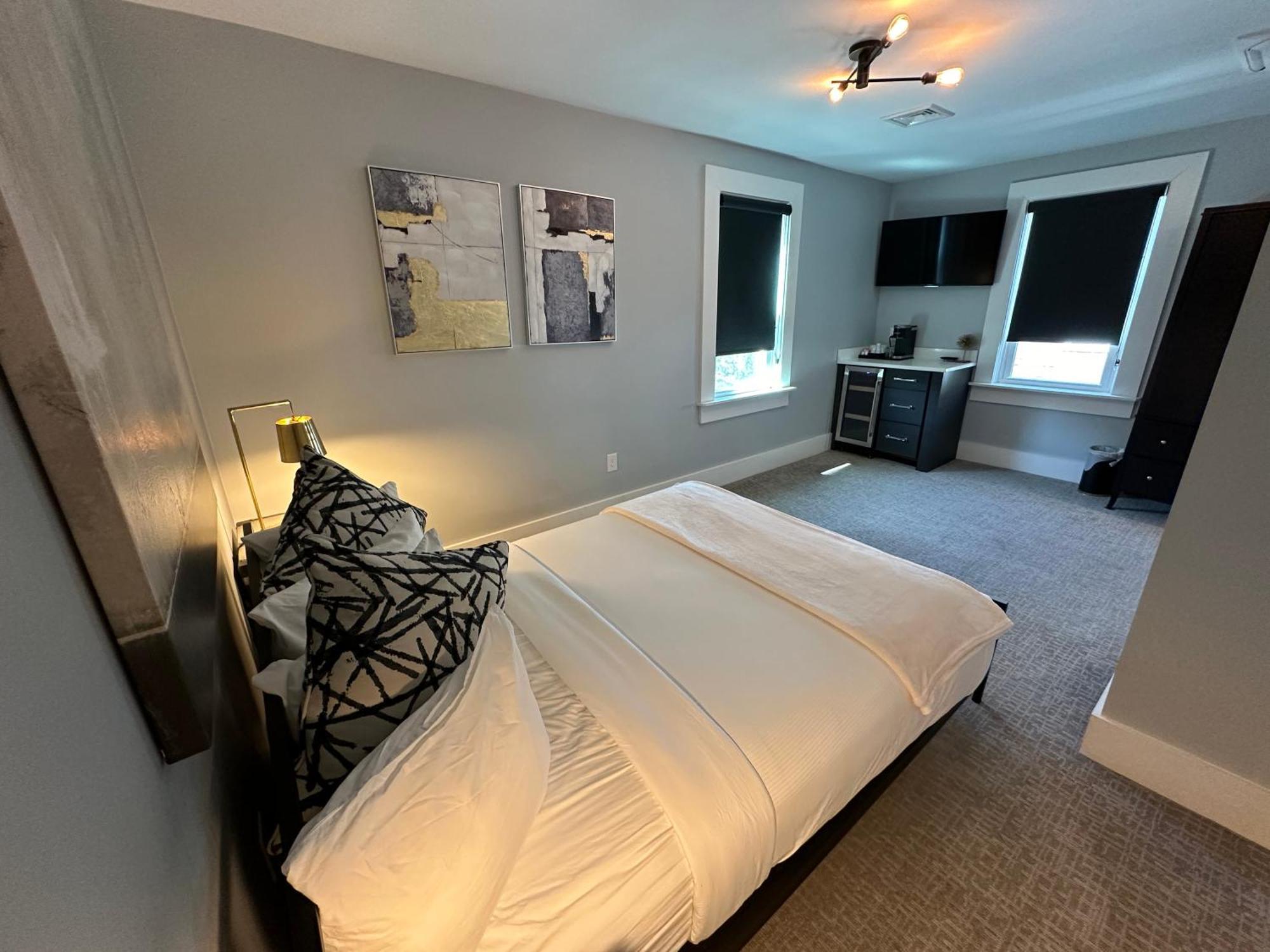 Entire Modern 7 Unit 7 Bath Boutique Inn 纽波特 外观 照片