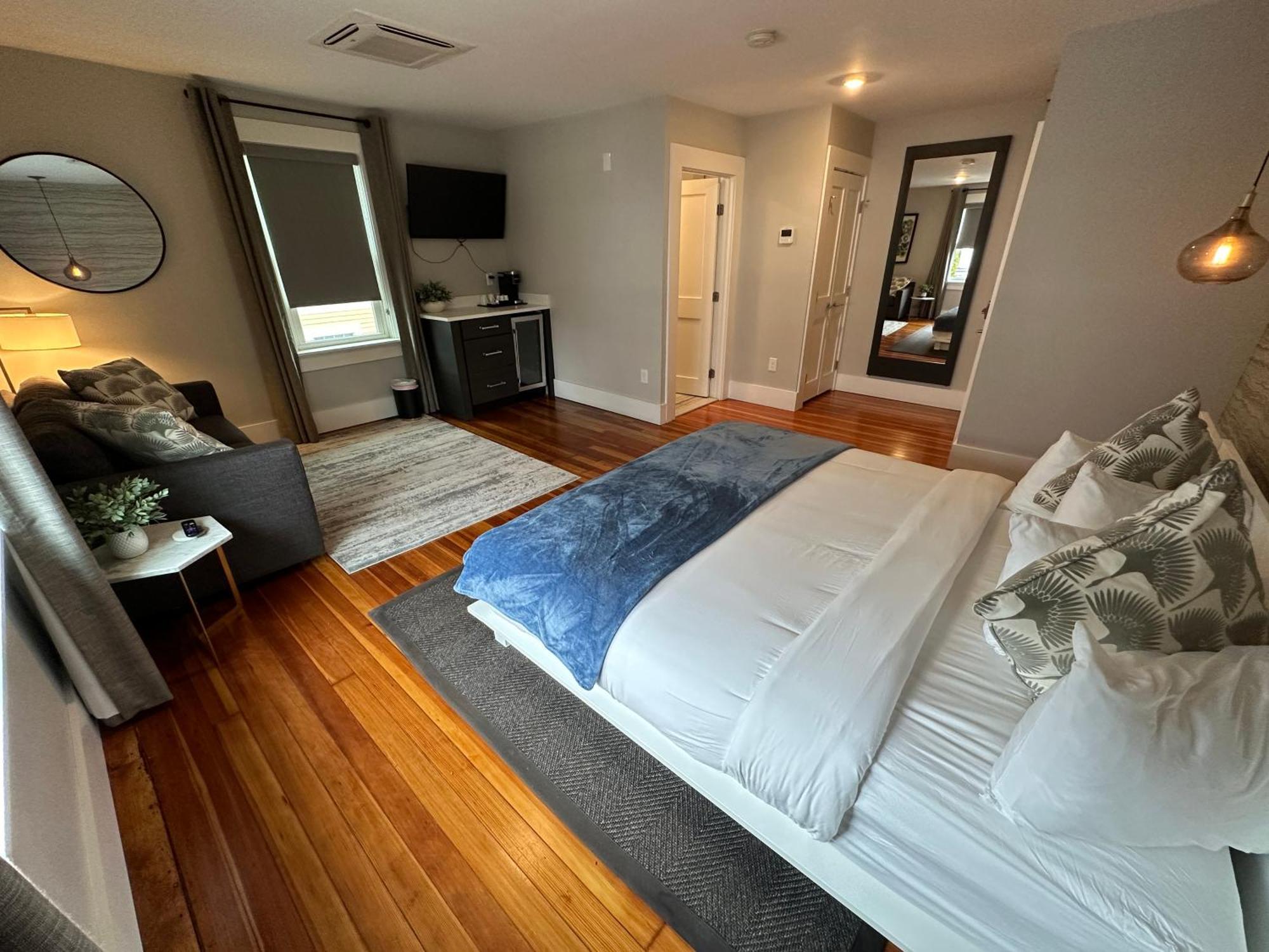 Entire Modern 7 Unit 7 Bath Boutique Inn 纽波特 外观 照片