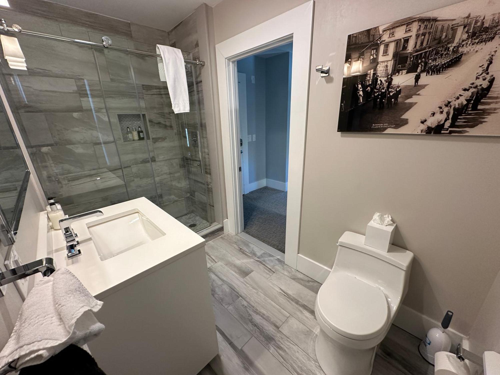 Entire Modern 7 Unit 7 Bath Boutique Inn 纽波特 外观 照片