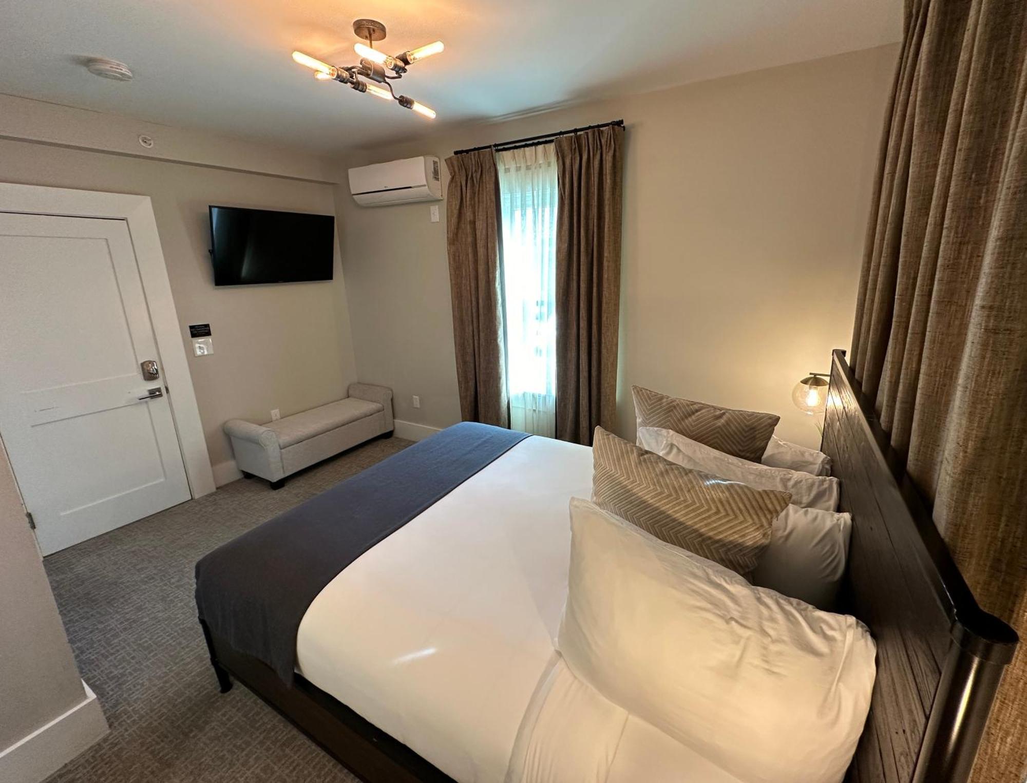 Entire Modern 7 Unit 7 Bath Boutique Inn 纽波特 外观 照片
