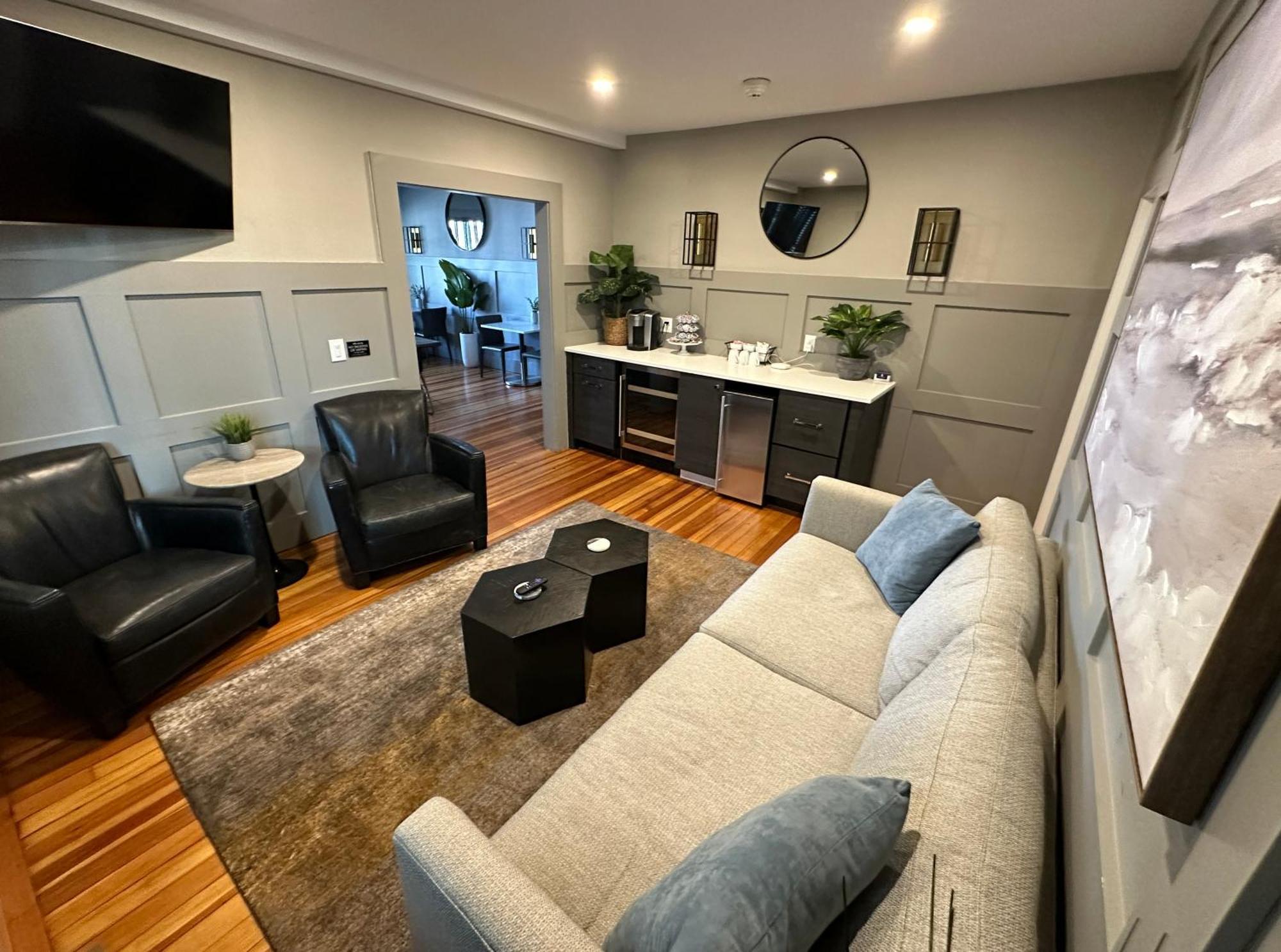 Entire Modern 7 Unit 7 Bath Boutique Inn 纽波特 外观 照片