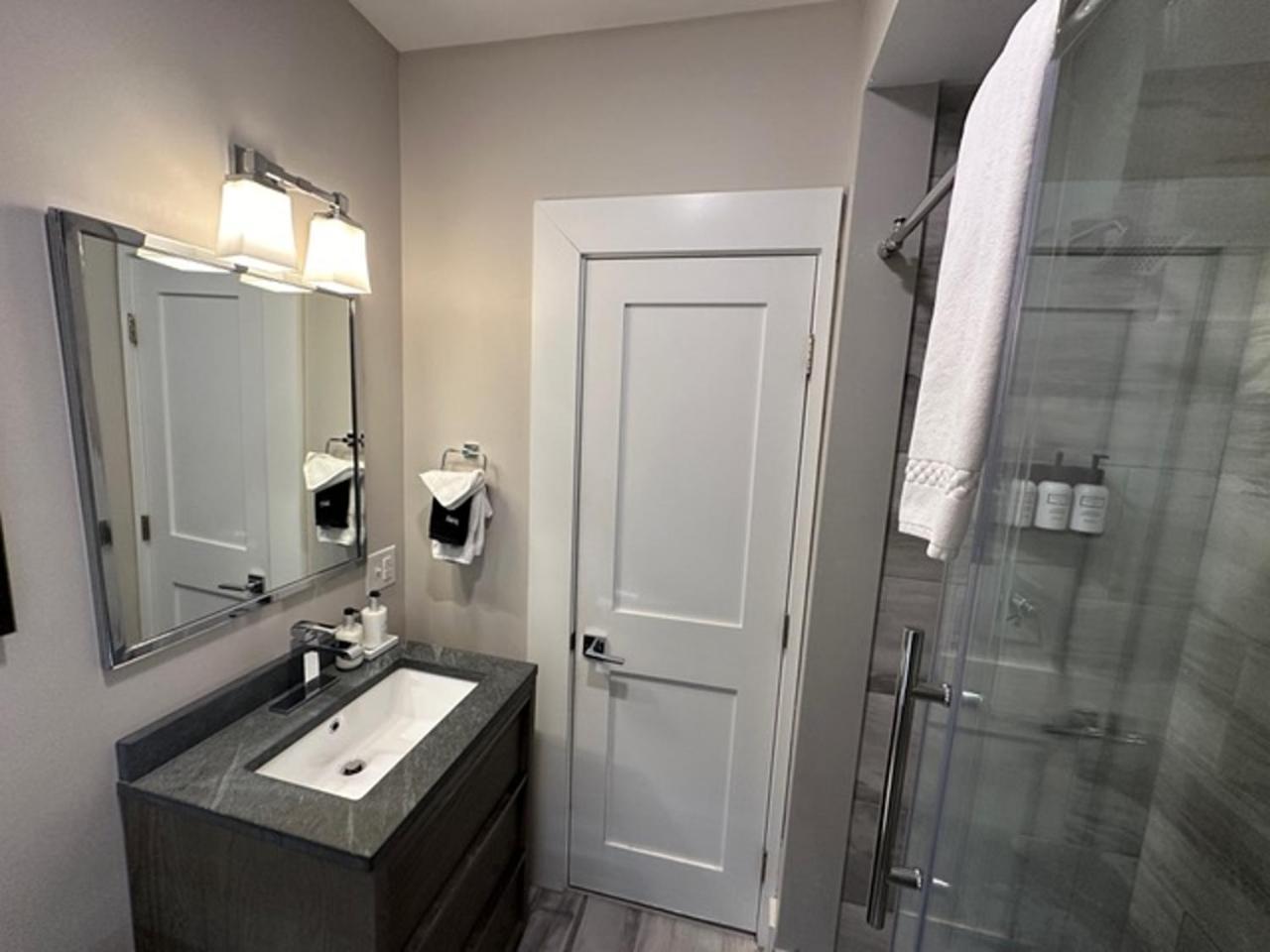 Entire Modern 7 Unit 7 Bath Boutique Inn 纽波特 外观 照片